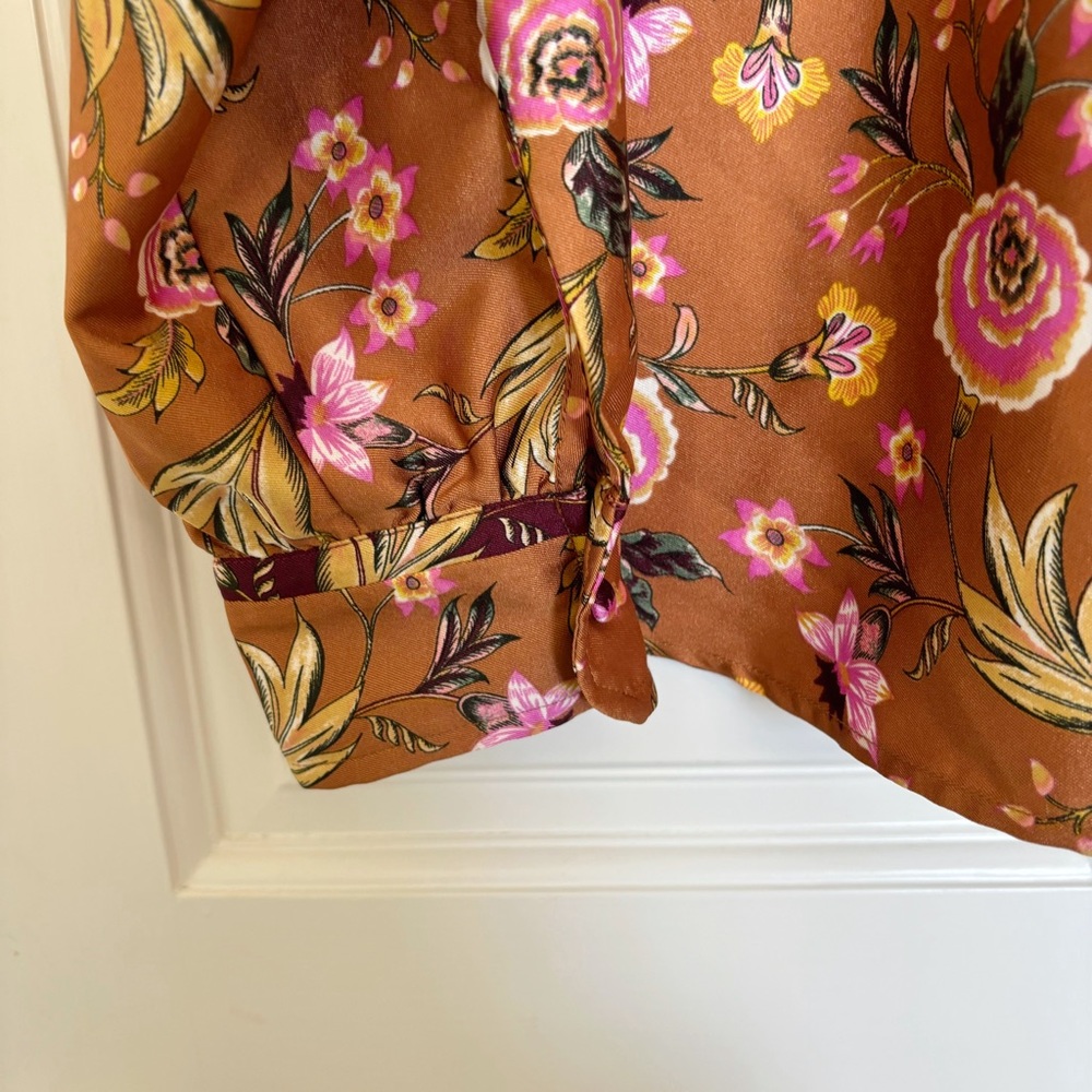 LOFT Women's Blouse, Size MP, Petite, Tan and burgundy, floral, long sleeves - Picture 3 of 8